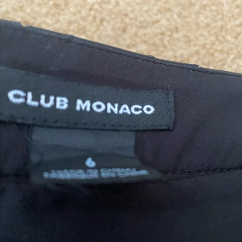 Club Monaco Mairin faux leather laser cut pleated skirt Size 6 - Picture 5 of 6